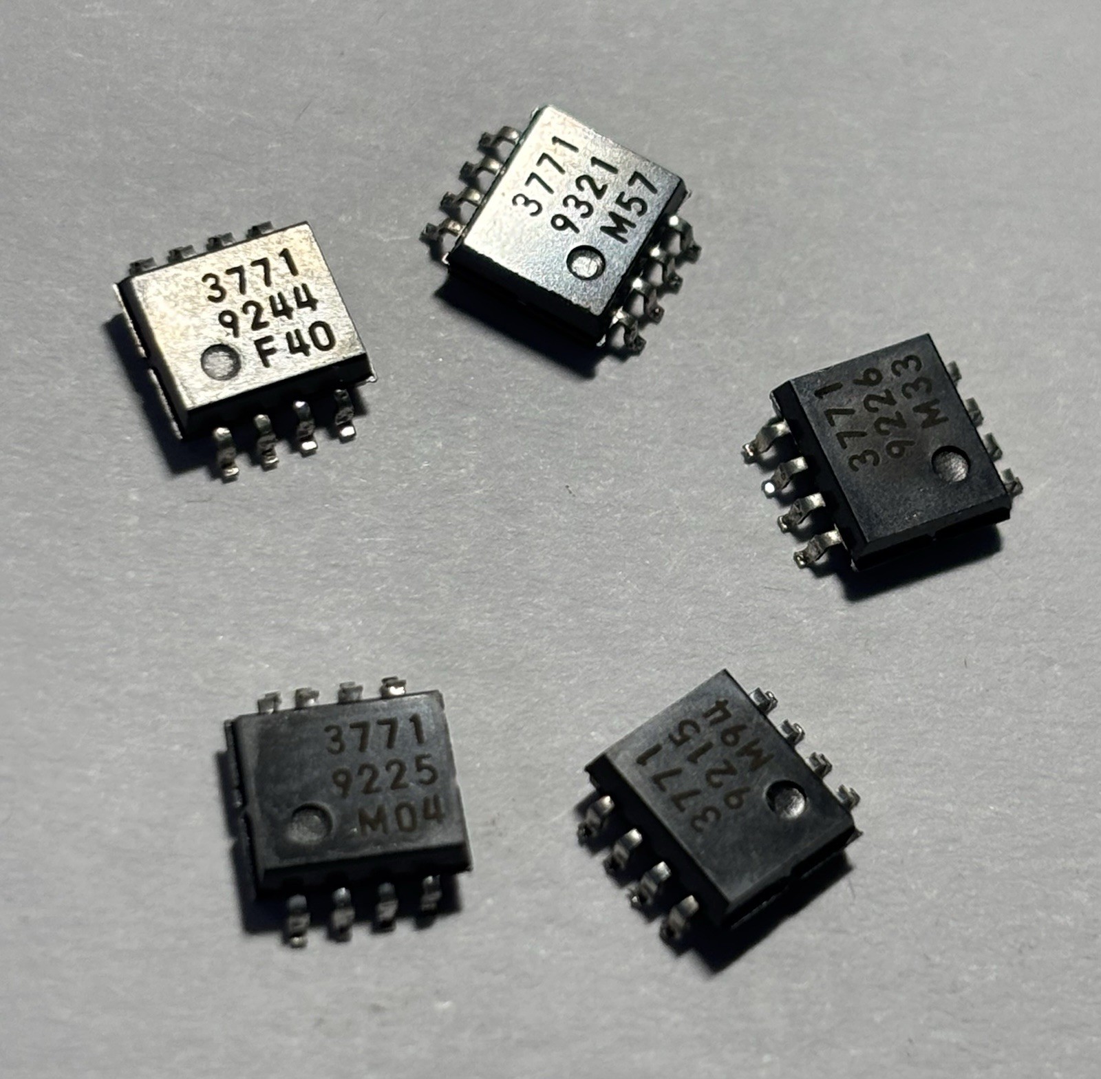 Lot of 5 Used 3771 SMD Voltage Monitoring Chip