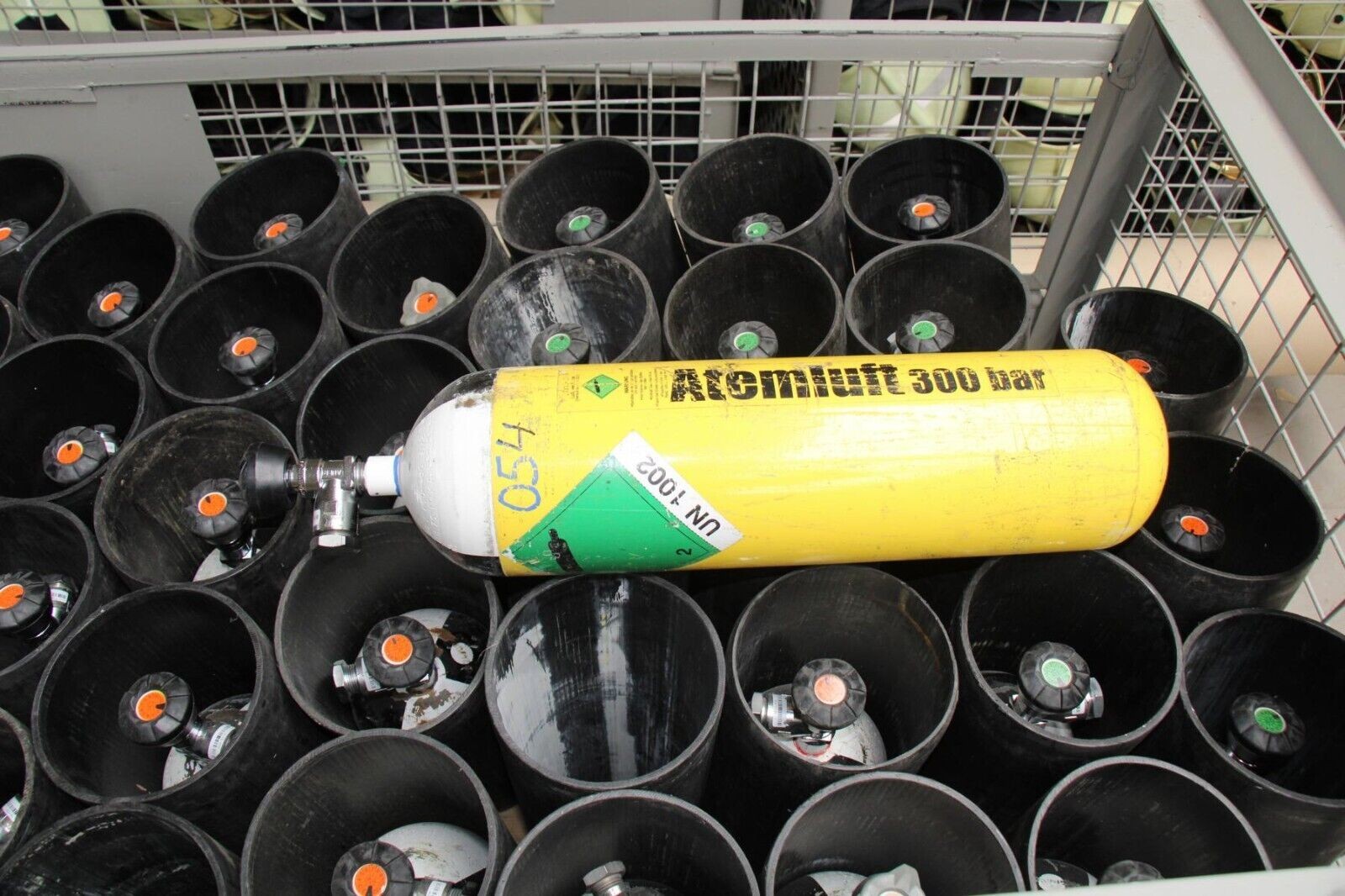Auer breathing air bottle 6 L 300 bar – compressed air bottle with TÜV