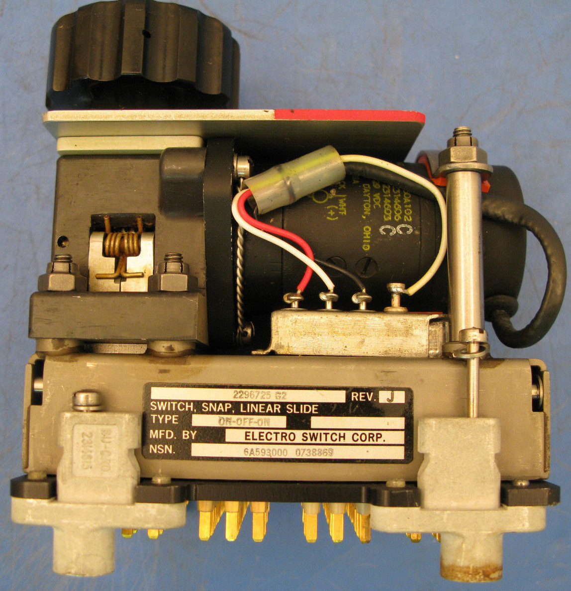 ELECTRO SWITCH CORP. ON-OFF-ON SWITCH 2296725-GR2 NSN# 5930-00-073-8869