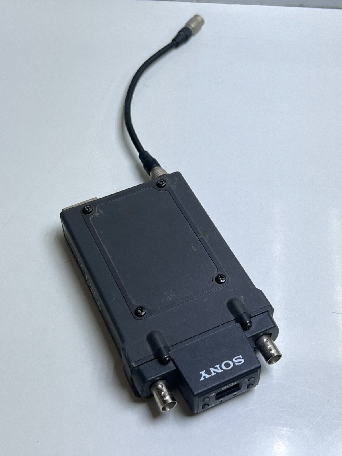SONY BTA-801 Portable Tuner Mount Adaptor  with SONY WRR-855 UHF Synthesized