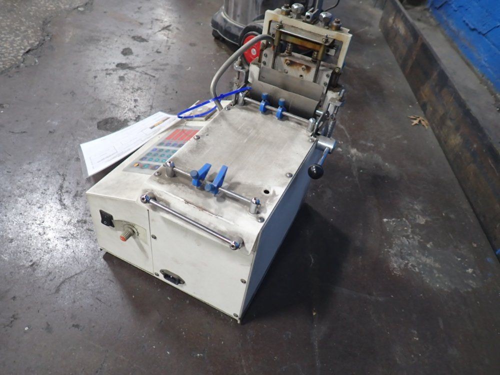 CWP INDUSTRIES TABLE TOP STRIP CUTTER 01251120270