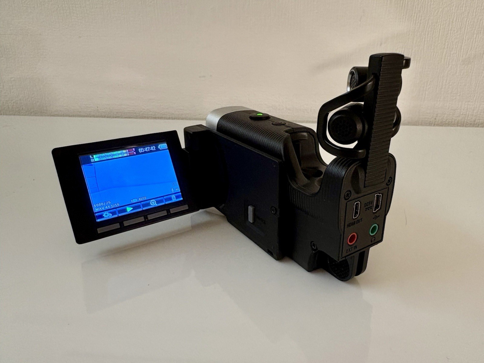 Zoom Q4 Video Recorder Camera, Audio In, Stereo Mics
