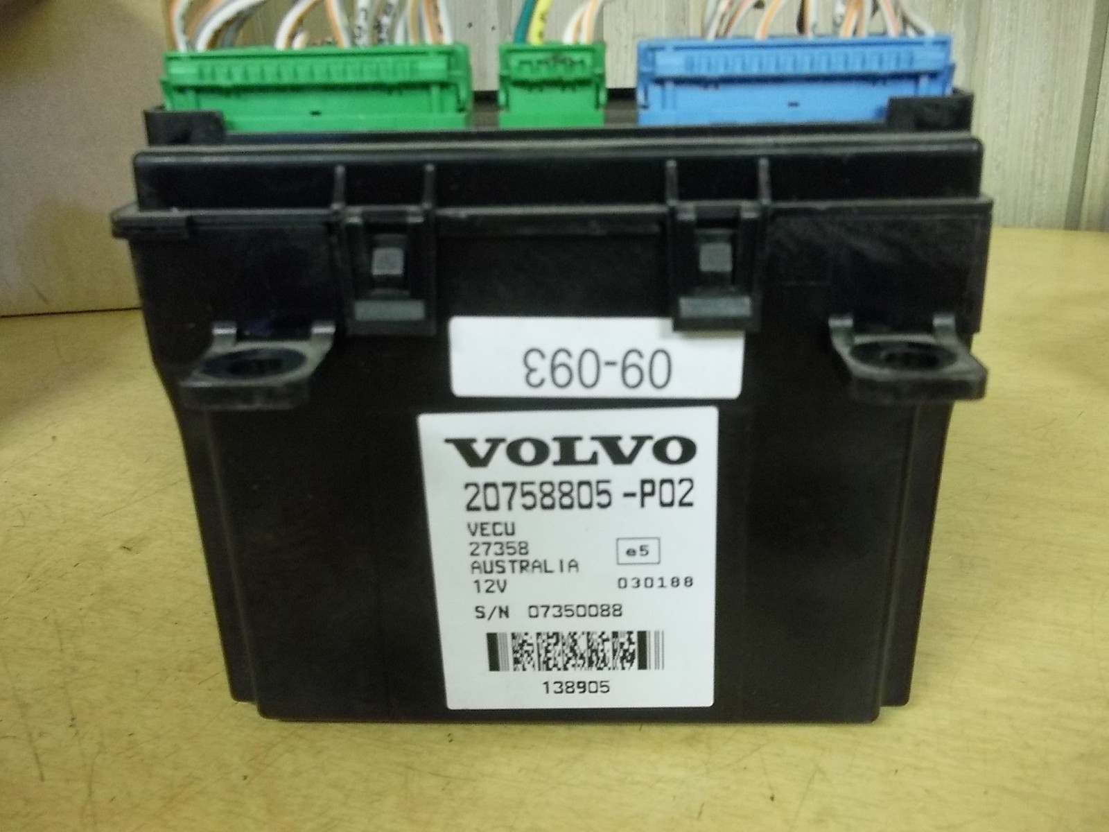 Volvo 275805-P02 ECU CECU Dash Control Module *FREE SHIPPING*