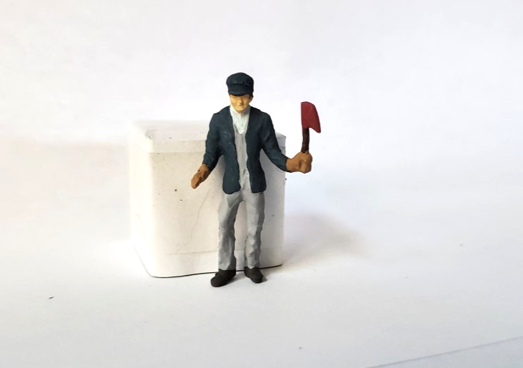 Arttista #1481 - Brakeman with Flag - O Scale Figure - Model Trains - NEW