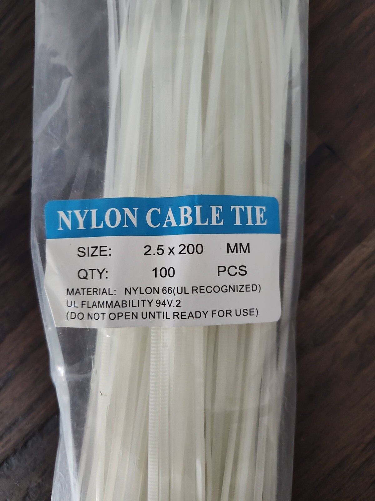1,000 pcs 200mm x 2.5mm White Nylon Plastic Cable Ties Zip Tie Wraps 7.75" long.