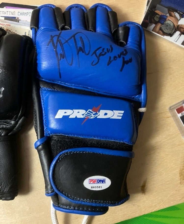 Vitor Belfort Signed Authentic Pride Fc Red Bolt Glove psa/dna UFC Champ MMA