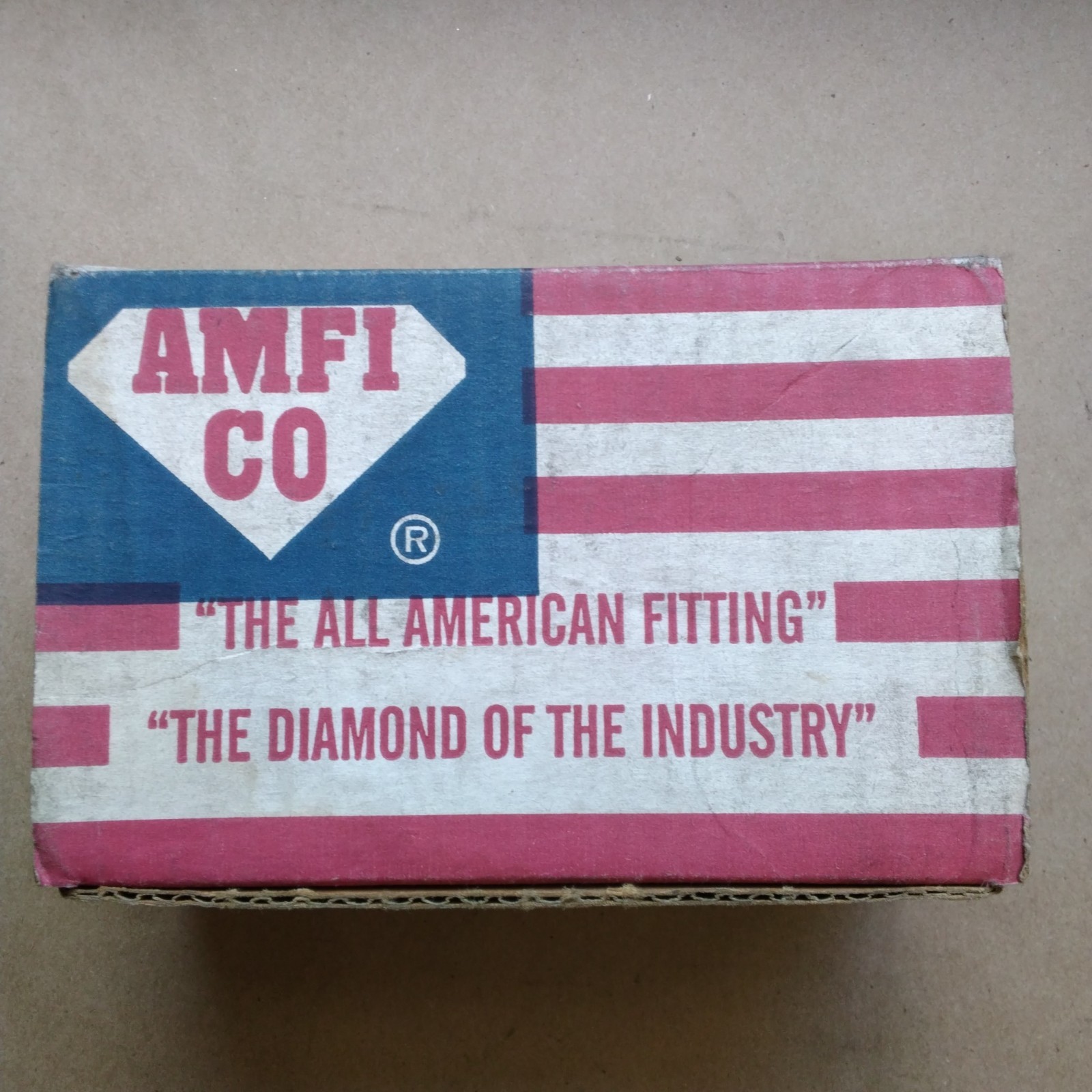 AMFI CO. EMT/Rigid Compression Conduit Connector 1.5"
