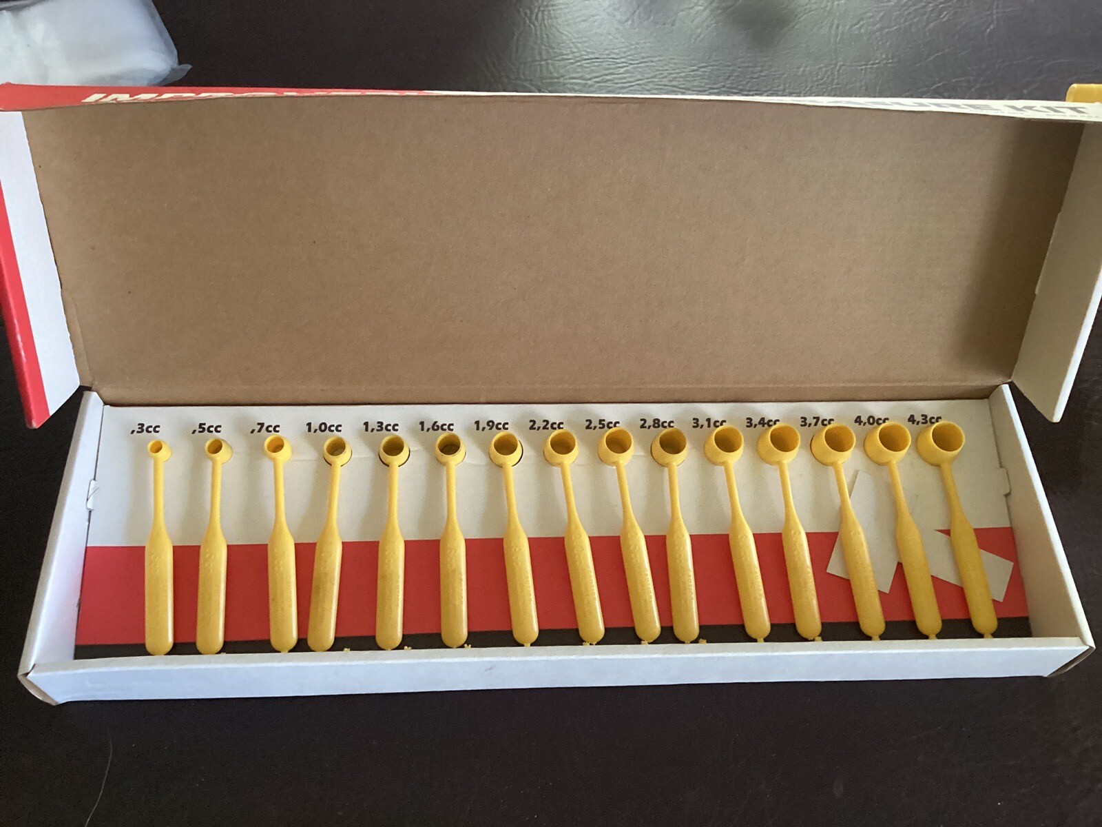 Lee Powder Measure Kit w/13 Uniformly Graduated Dippers Red