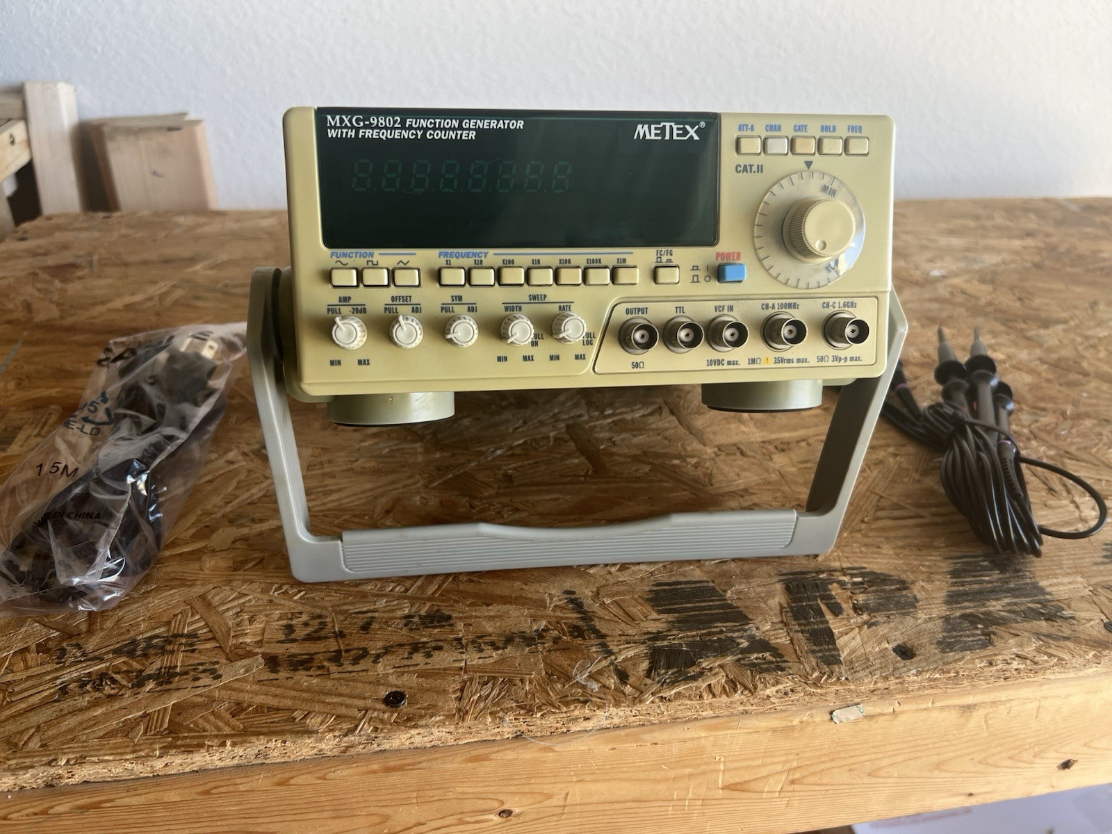 METEX MXG-9802 FUNCTION GENERATOR WITH FREQ COUNTER