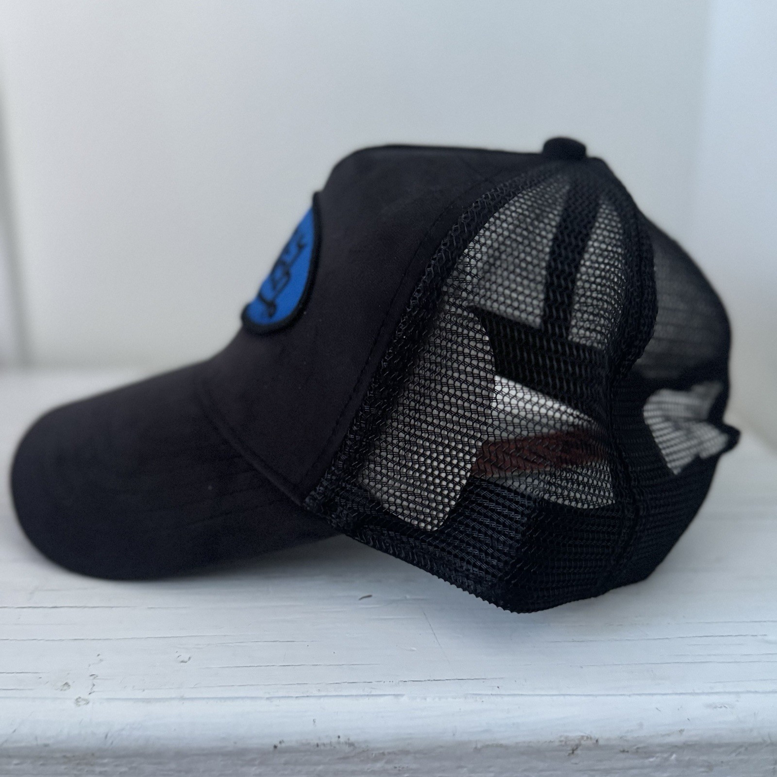 NWT Von Dutch Black VELVET Blue Logo Patch Mesh Back Trucker Hat - SnapBack