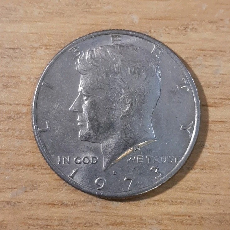 1973-D JOHN F KENNEDY HALF DOLLAR FIFTY CENTS DENVER AMERICA USA (MM6)