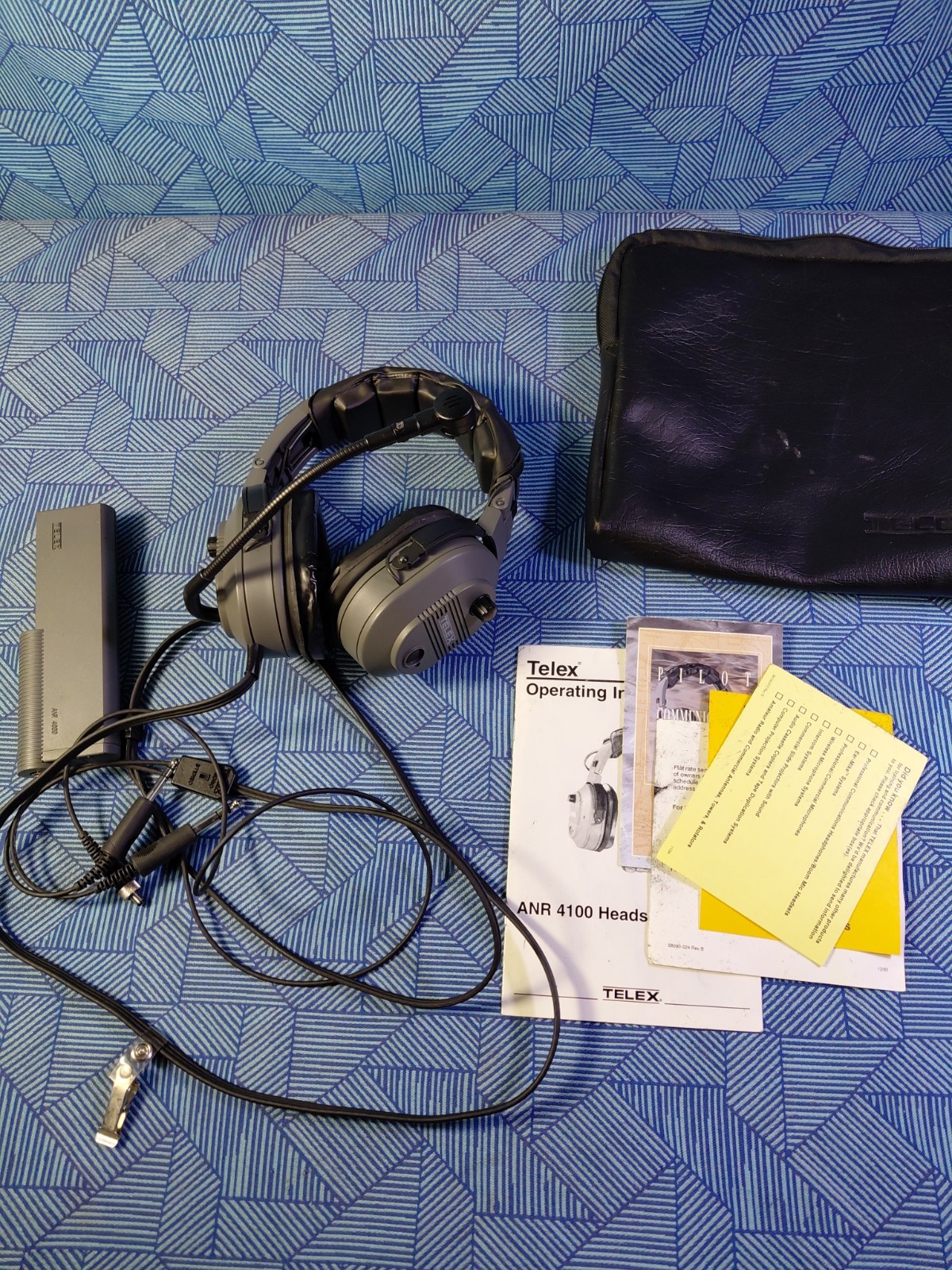 Telex Aviation "Noise Cancelling Headset" ANR 4100 Aircraft Rrad Description
