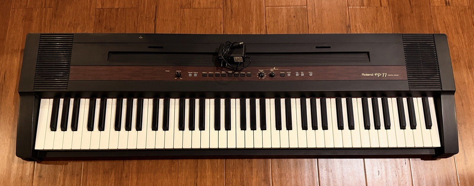 Roland ep-77 Digital Piano 76 Note Musical Keyboard w/Power Cable & Stand