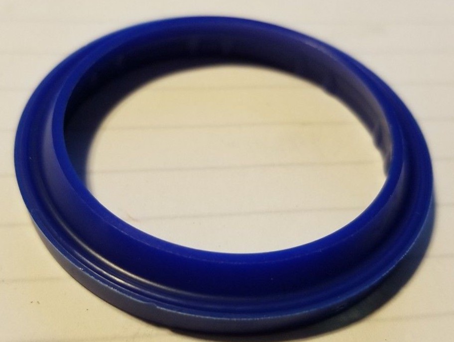 ST-212, D Style Rod Wiper, Urethane, 2 pieces