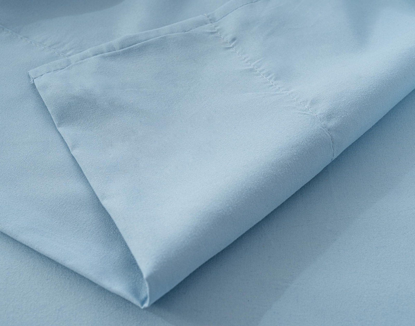 Queen Size Solid Cooling & Breathable 4 Piece Bedding Sheet Set - Brushed Mic...
