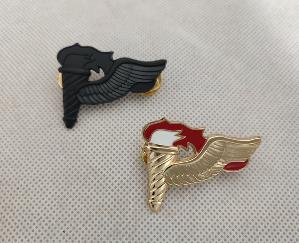 METAL US ARMY PATHFINDER BADGE PIN Military INSIGNIA PAIR OF--chho981