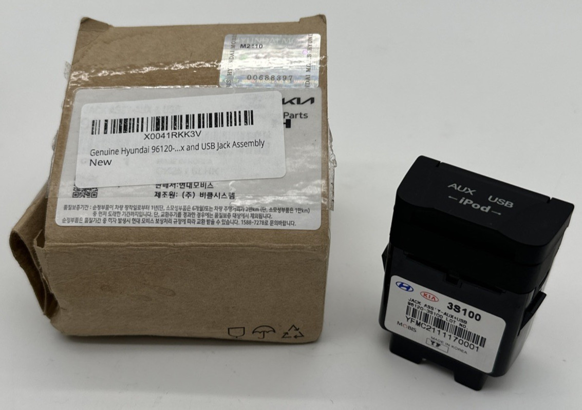 OEM Genuine Hyundai 96120-3S100 Aux USB Jack Assembly Connector Open Box