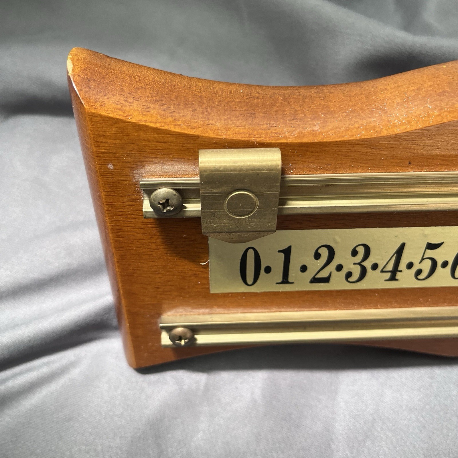 Wall Mounted Billiards Scoreboard Dual Track Brass Wood Shuffleboard Rectangular