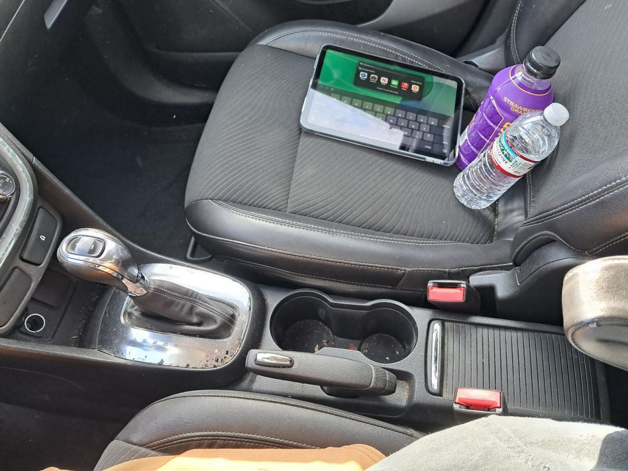 ENCORE 2013 Glove Box 4861490