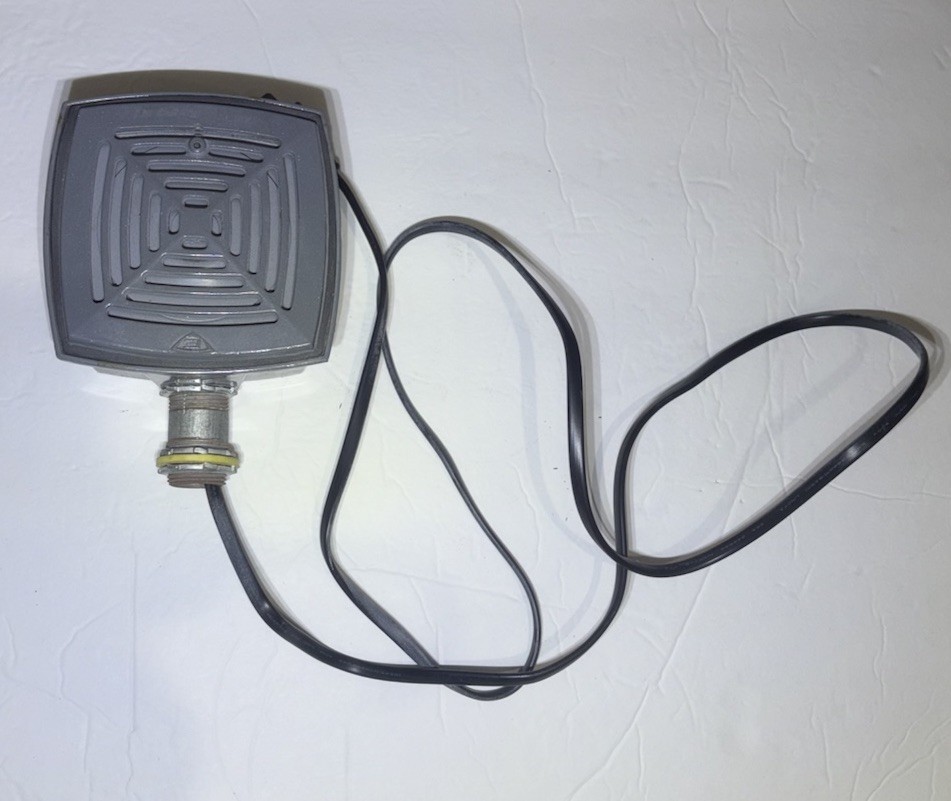 🔴EDWARDS SIGNALING 876-N5 Weatherproof Vibrating Horn,120VAC,0.13A 16G565‼️