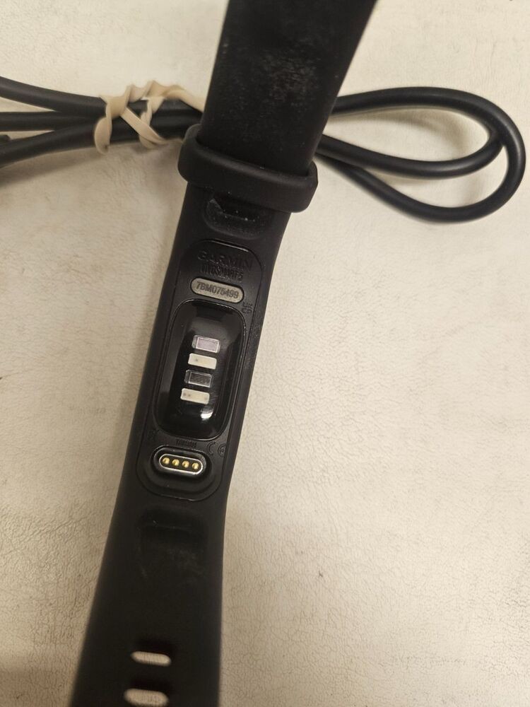 GARMIN VIVOSMART 5 HEALTH AND FITNESS MONITOR