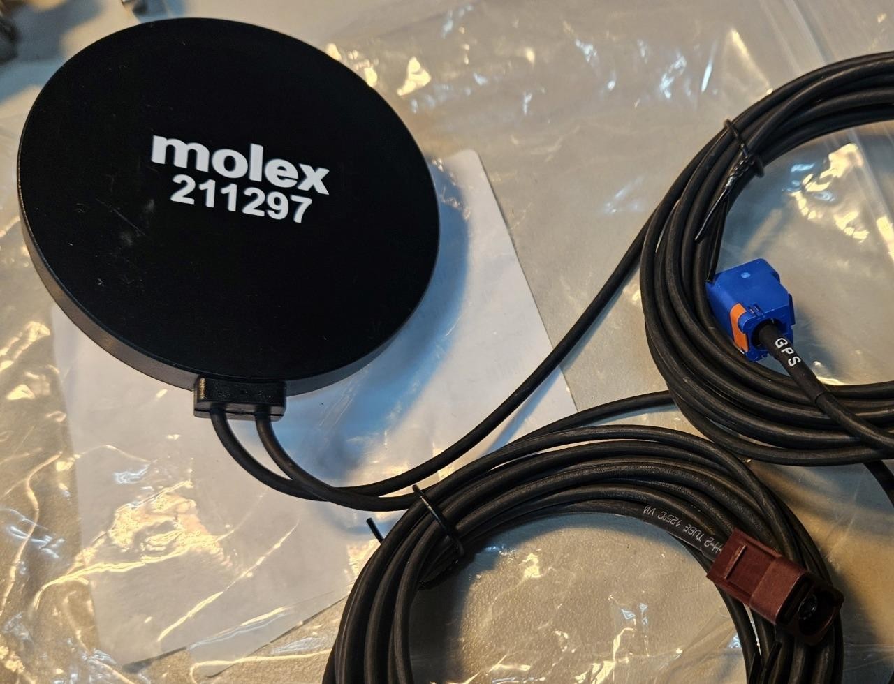 New Molex 211297 Antennas 2in1 4G/GPS Fakra with Cable 3m / 538-211297-3000