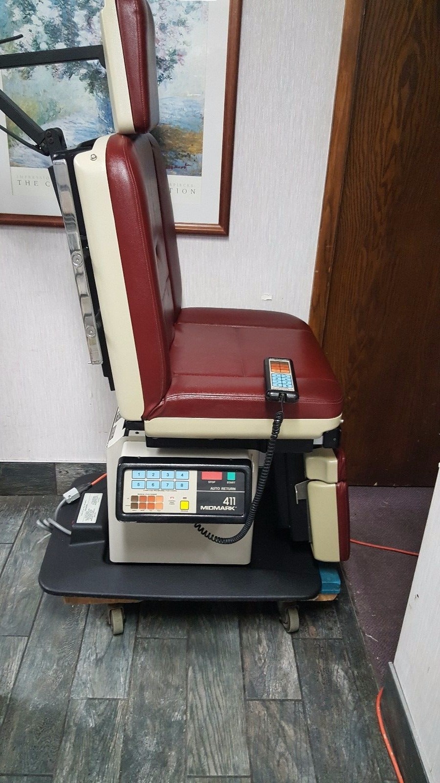 Midmark 411 barrier free power exam table Skokie il. Sale!  FREE SHIPPING