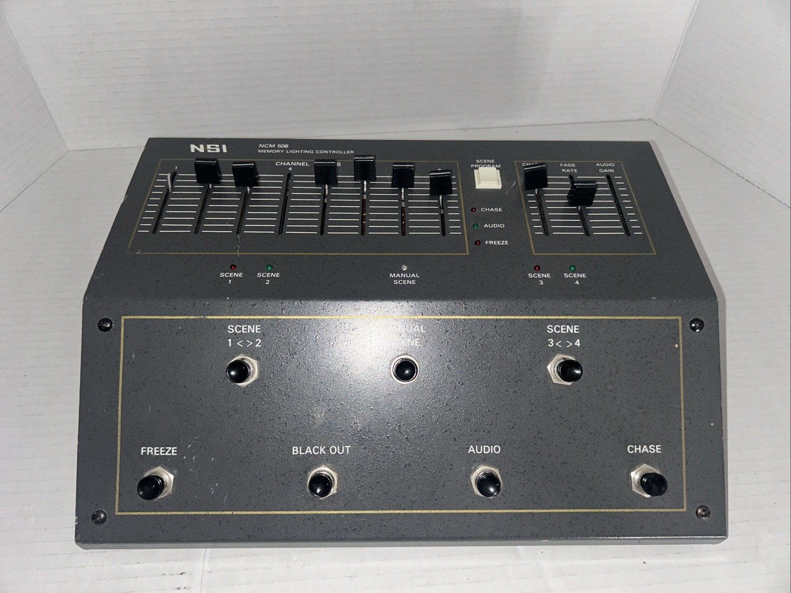 Leviton NCM 508 Memory Lighting Controller, Hands Free Design