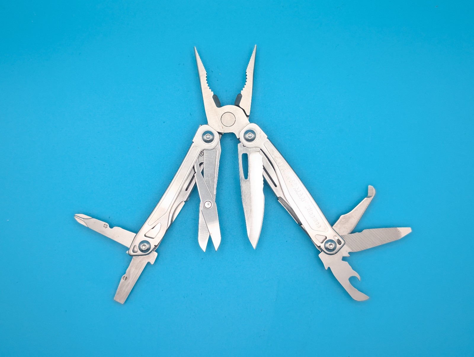 LEATHERMAN WINGMAN MULTI-TOOL! FAST SHIPPING!