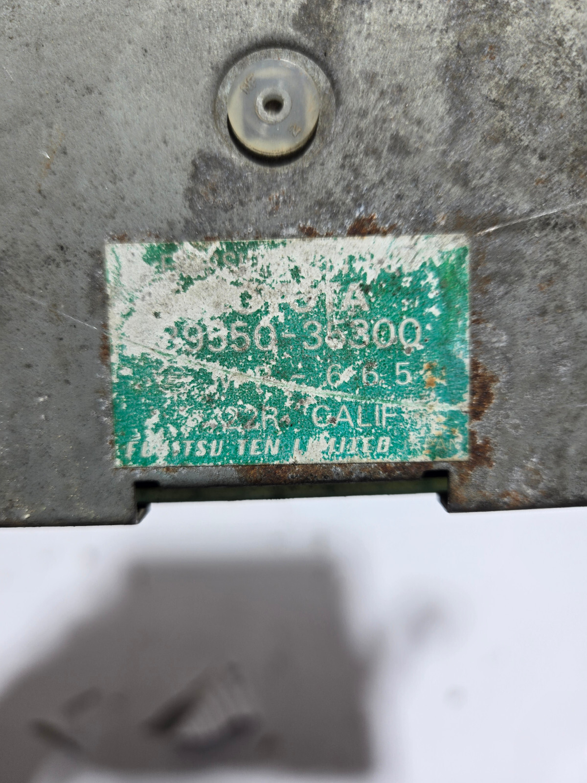 84-87 TOYOTA PICKUP 22R ENGINE EMISSIONS CONTROL MODULE COMPUTER ECM 89550-35300