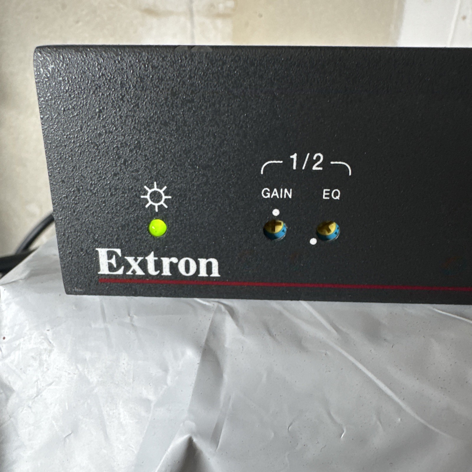 Extron DA 6V EQ - Distribution Amplifier Powers Up No Power Cord