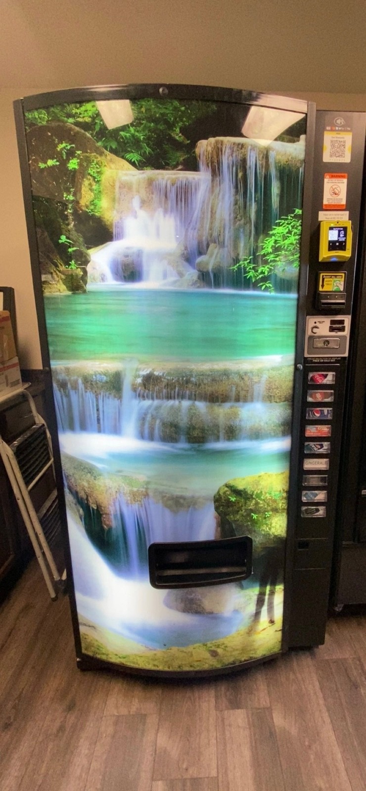 Dixie Narco 501E Drink Machine