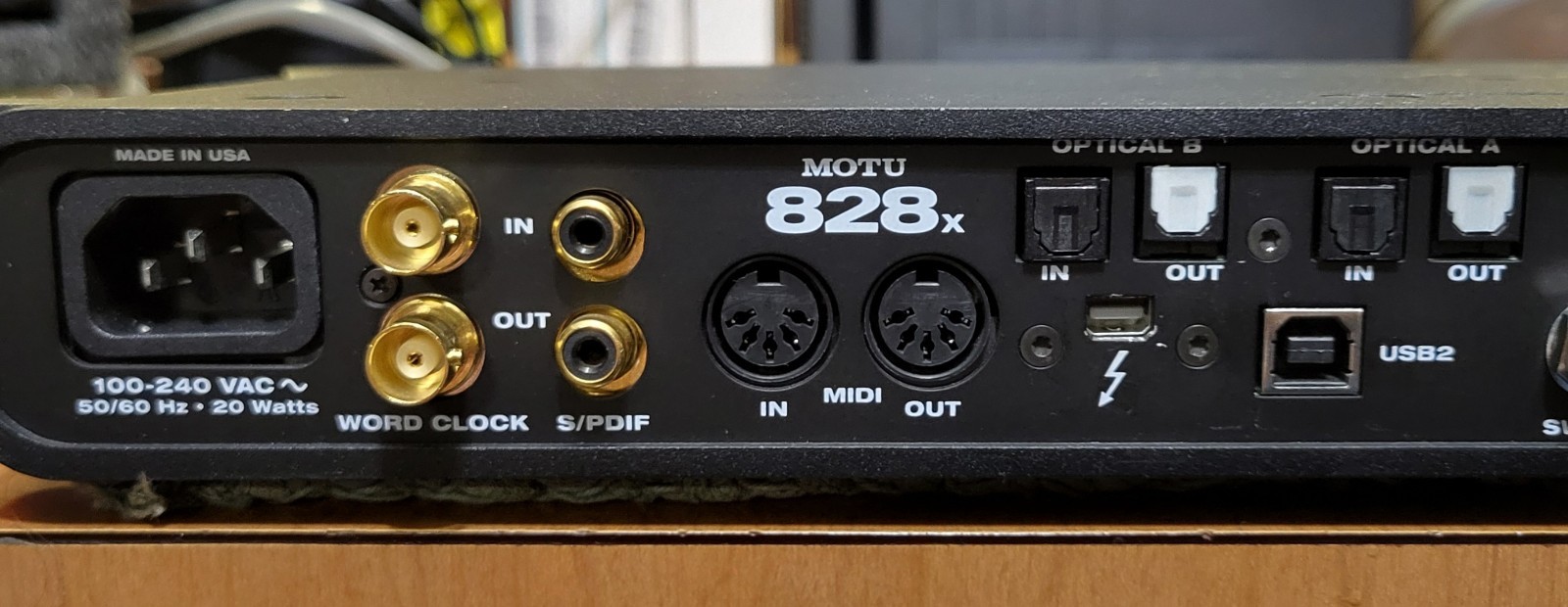 MOTU 828x EXCELLENT Thunderbolt / USB 2.0 Audio Interface