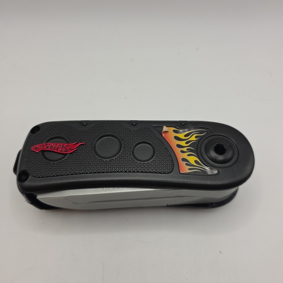 2005 Hot Wheels 1 CAR CARRYING CASE PUSH BUTTON OPENS LIKE SWITCHBLADE (RARE)