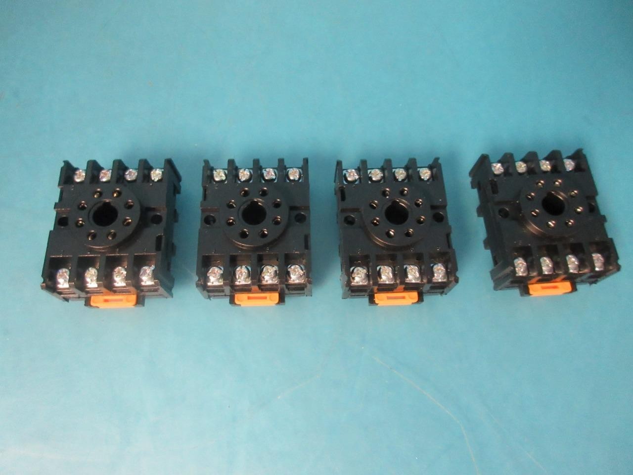 LOT OF 4 BRAND NEW YOUNG ELECTRONICS MODEL NDS-8 8-PIN RELAY SOCKET 10A 600V