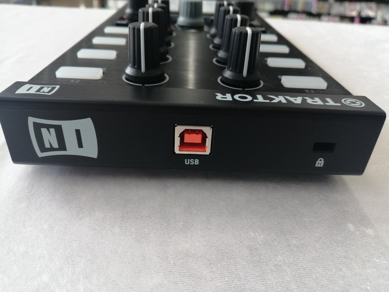 Native Instruments Traktor Kontrol X1 MK2 DJ Controller Ready to Use