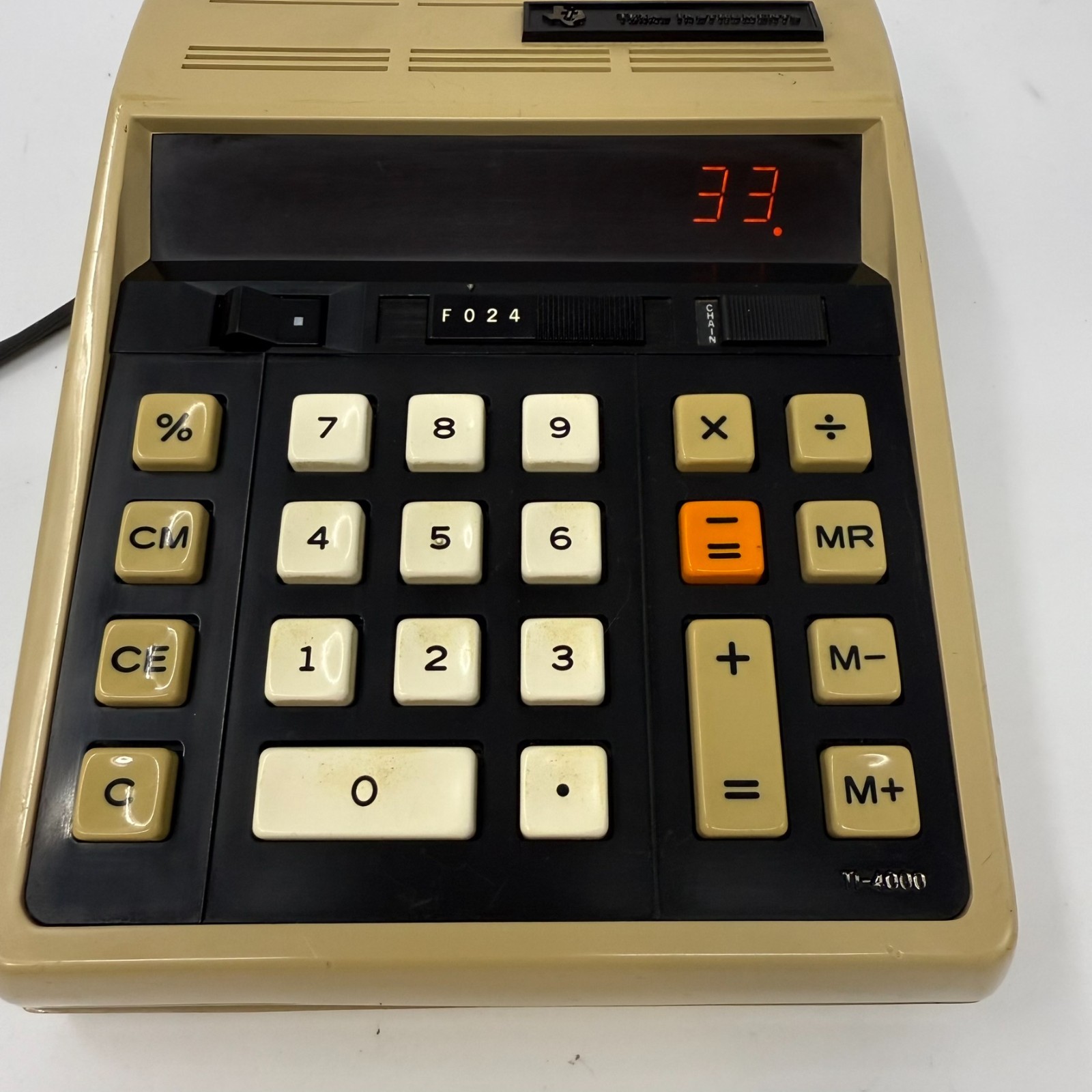 Vintage Texas Instruments Electronic Calculator TI-4000; #2 doesnt work