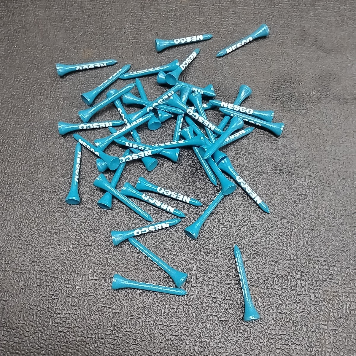 Vintage Lot Of Nesco Advertising Blue Wood Golf Tees