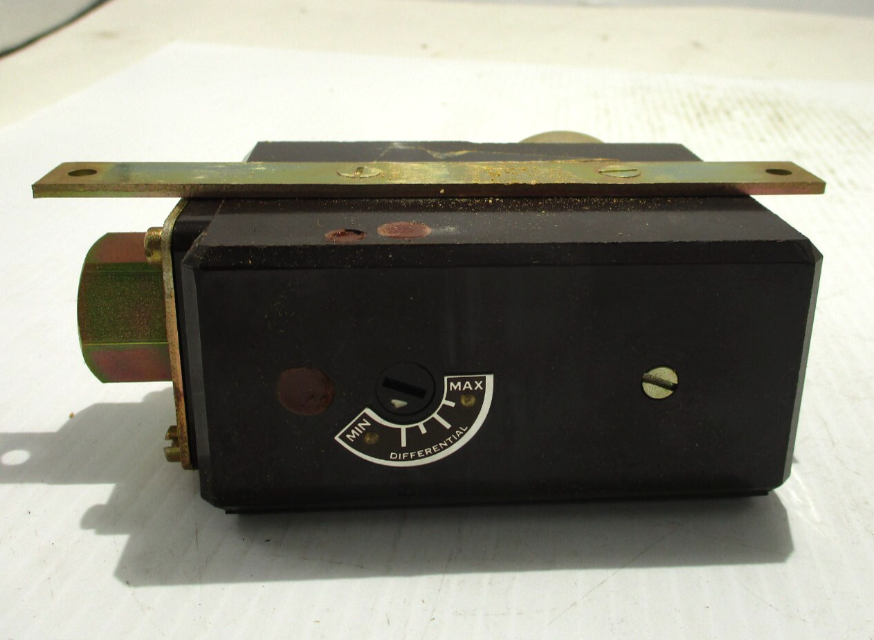 NEW SQUARE D 9012-FLG1 PRESSURE SWITCH