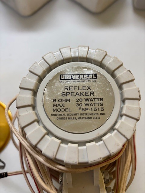 The Universal Reflex Speaker SP1515