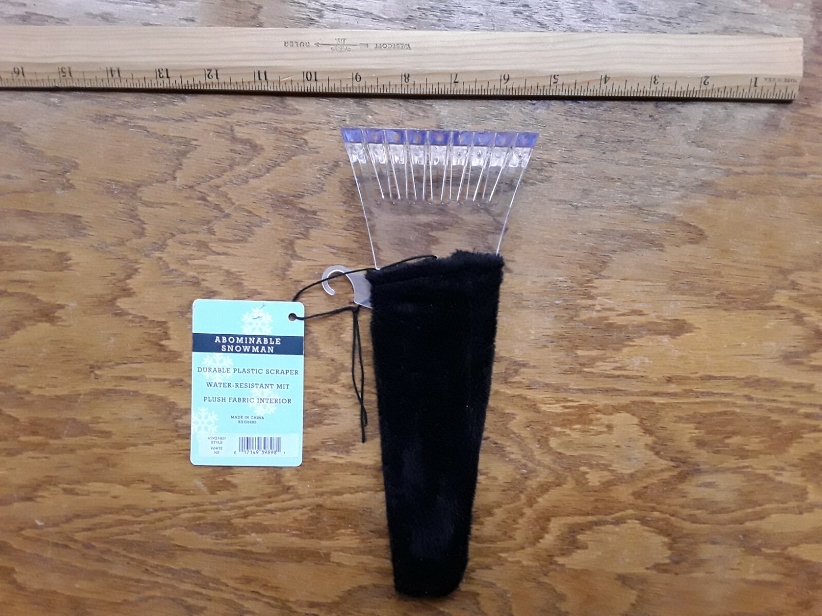 ICE SCRAPER MITT