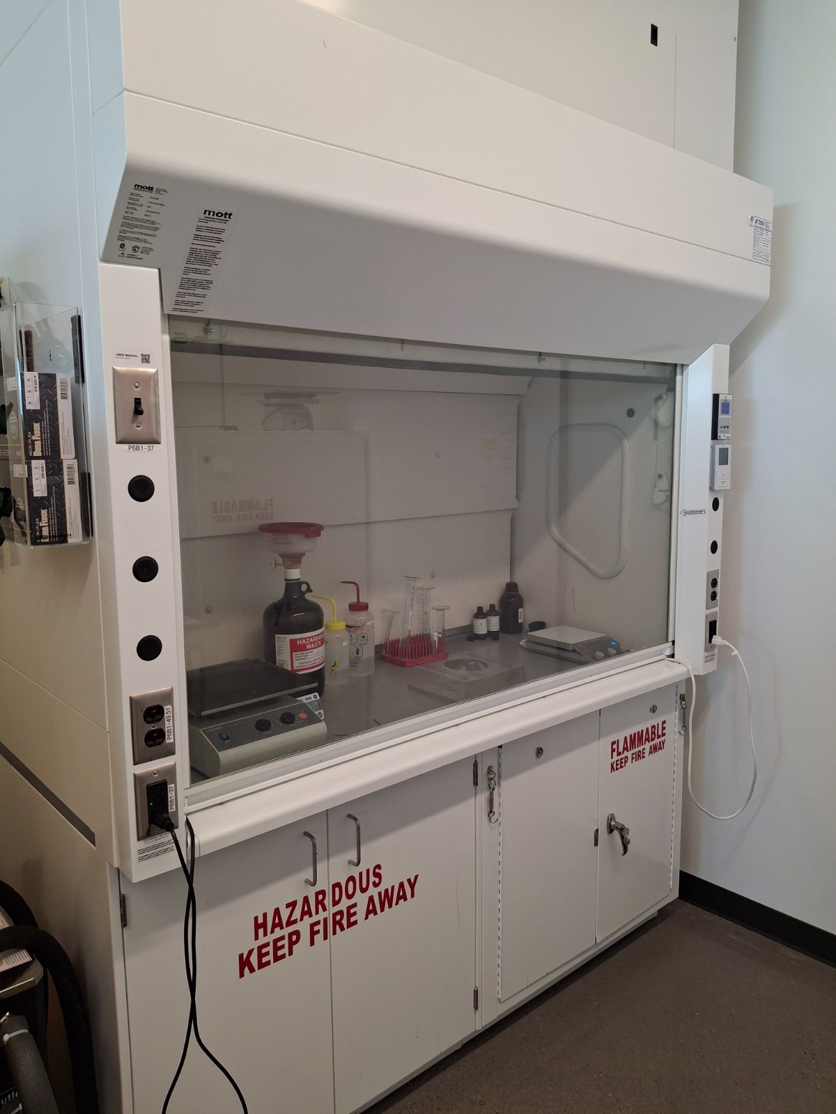 6ft Mott Chemical Fume Hood with Cabinets