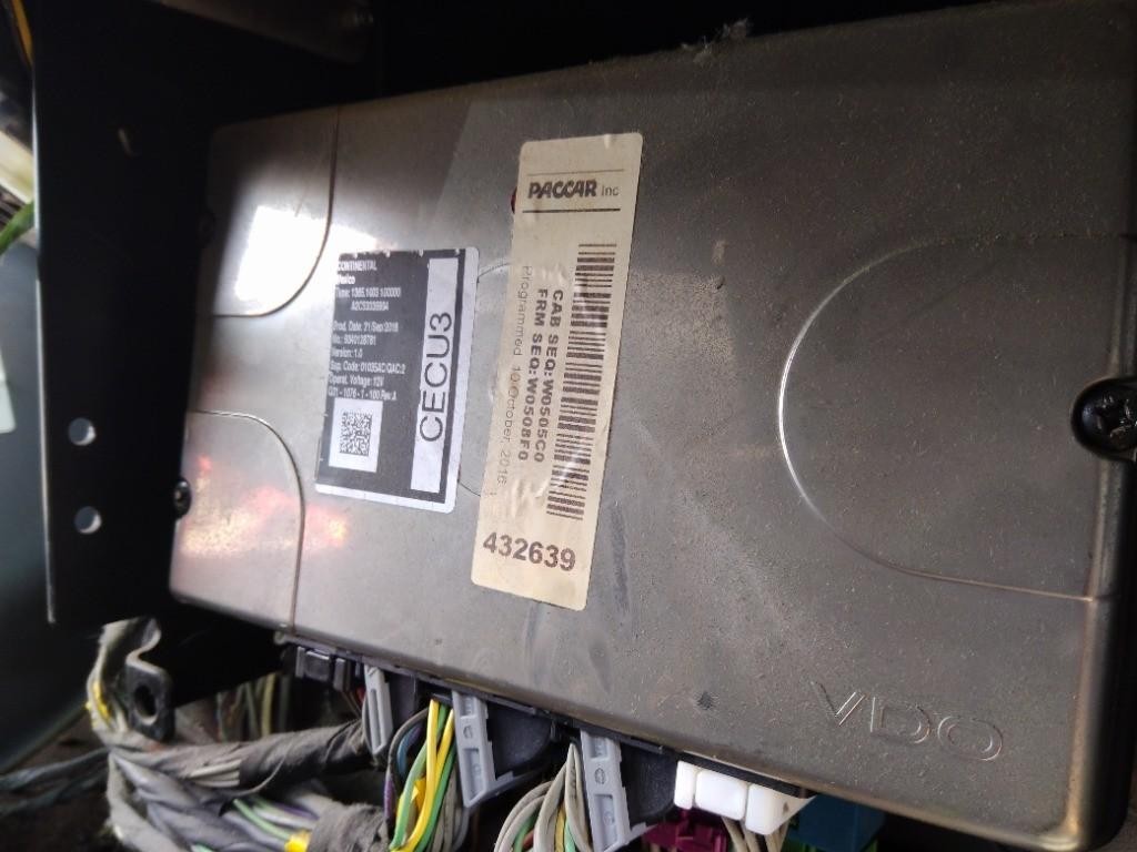 Replaces Q21-1076-1-100 2017 PETERBILT 579 CAB CONTROL UNIT MODULE ,  OH
