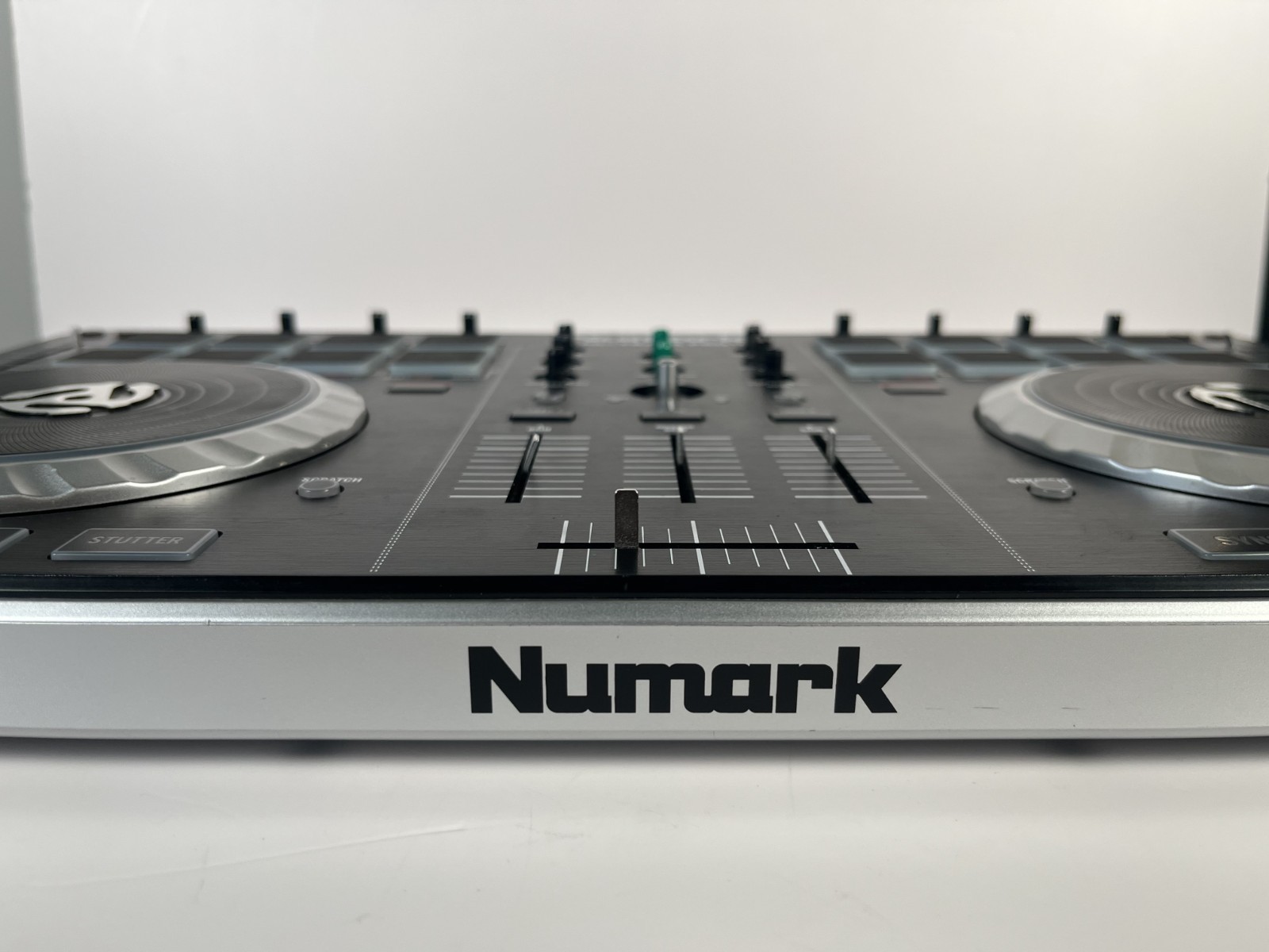 Numark Mixtrack Pro 2 DJ Controller USB MIDI Audio Interface Tested