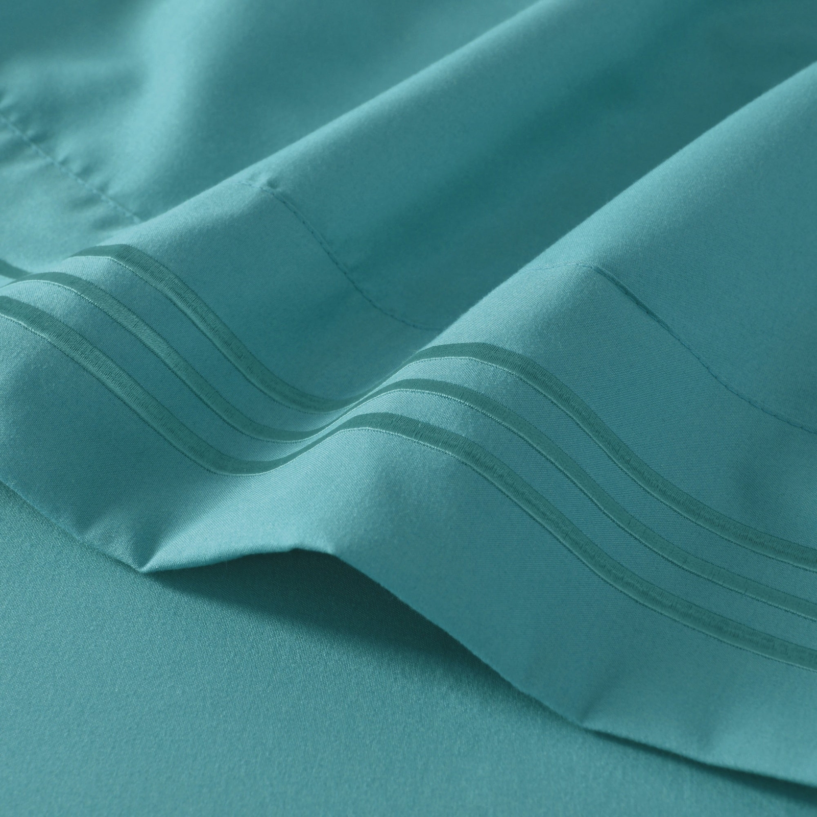 4/6 Pcs Soft Solid & Embroidery Bed Sheets Set