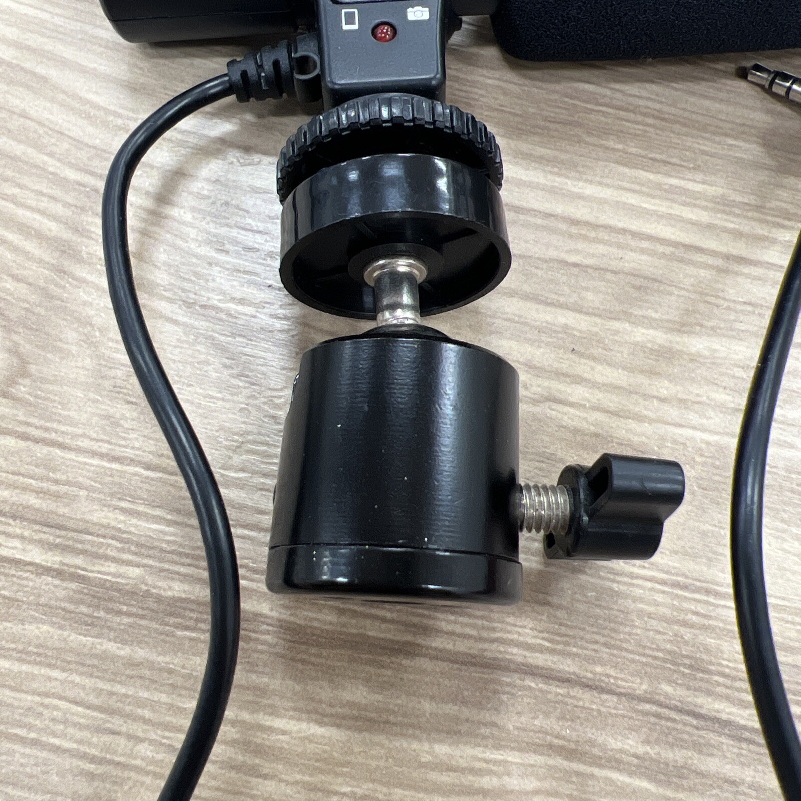 Bower Streaming Broadcast Microphone 1/4”Jack + Adjustable Stand Piece EUC