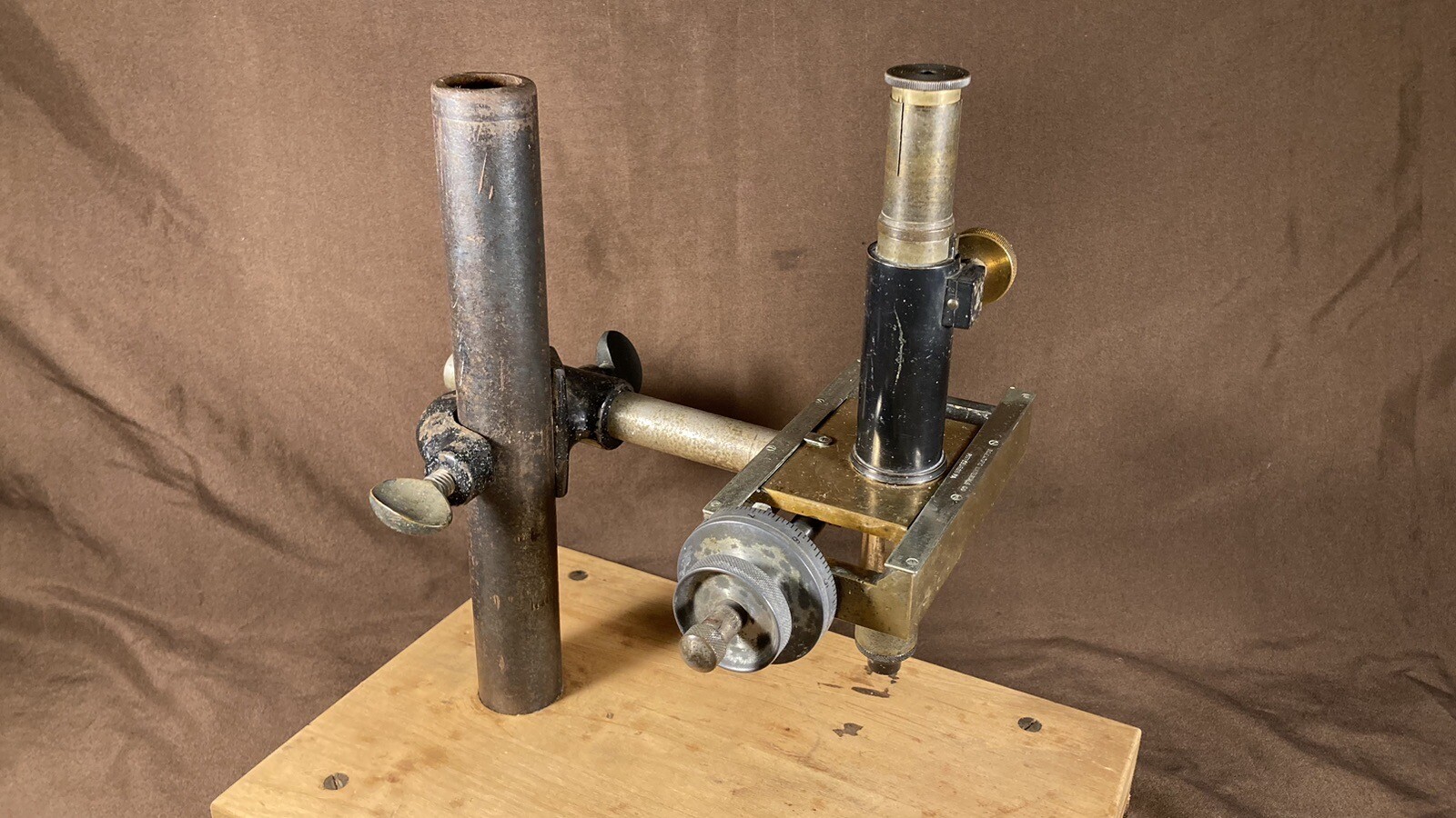 Antique Scientific Materials Co. Microscope / Comparometer ? Lab Equipment