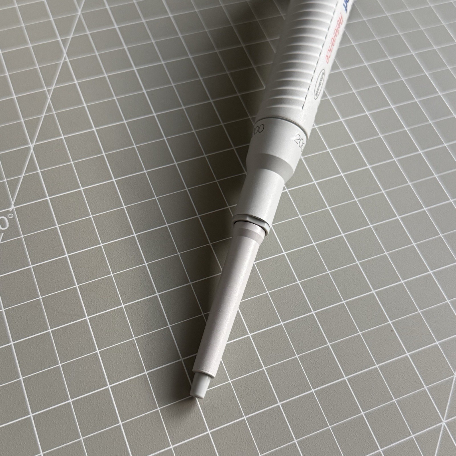 Eppendorf Reference 200µL Adjustable Single Channel Pipette PhysioCare Germany