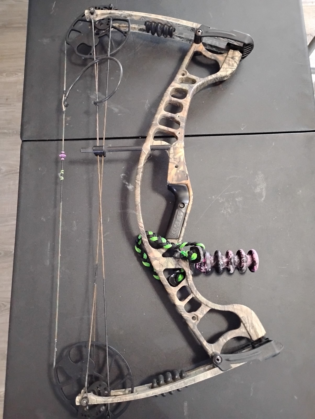 Hoyt Ignite Compound Bow with stabilizer
