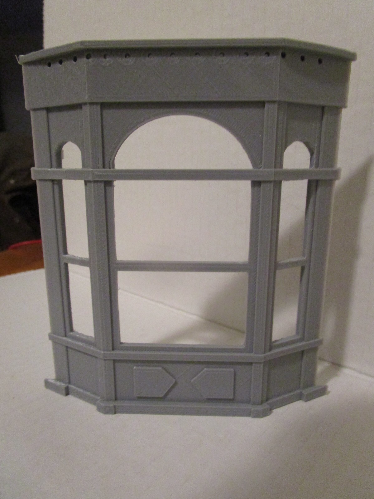 G Scale -  STORE WINDOW FRAME KITBASH / MODEL BUILDER  1:24 / 3D PRINTED L@@K